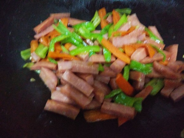 Stir-fried Pork Sausage with Hot Pepper recipe