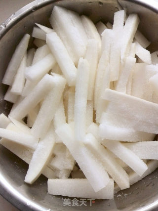 Golden Kimchi of White Radish recipe