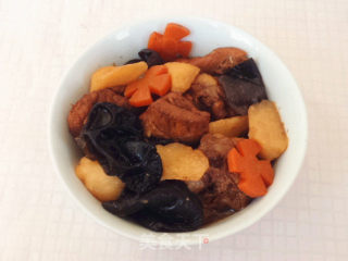 Stewed Chicken with Yam and Black Fungus recipe