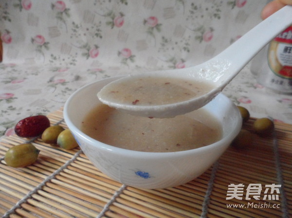 White Fungus, Lotus Seed and Red Date Soup recipe