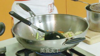 Stir-fried Celery with Lotus Root recipe