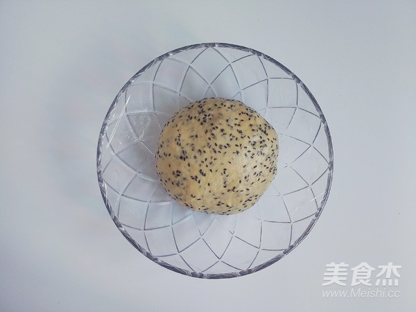 Whole Wheat Sesame Meal Buns recipe