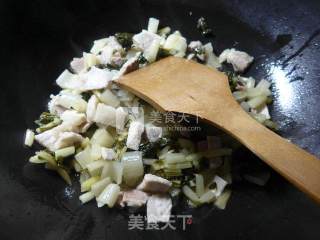 Fried Pickled Cabbage with Pork recipe