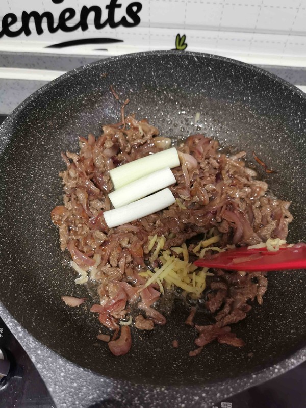 Mushroom Beef Sauce Noodles recipe