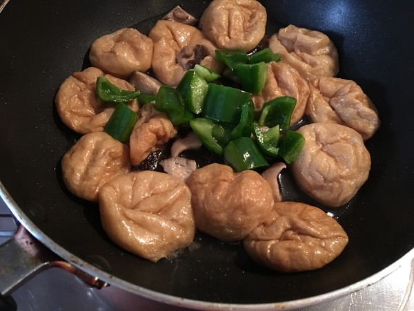 Stir-fried Gluten with Shiitake Mushrooms recipe
