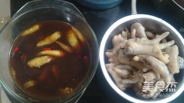 Vinegar Soy Sauce Chicken Feet recipe