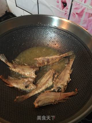 Deep-fried Braised Fresh Salted Fish recipe