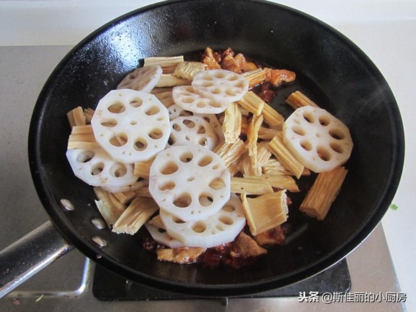 Stir-fried Pork with Spicy Beancurd and Lotus Root recipe