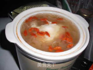 One-minute Breakfast Series 1-electric Cooker Version-wolfberry, White Fungus, Lotus Seed Egg Custard recipe