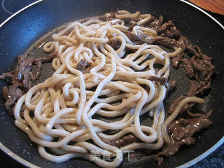 Stir-fried Udon with Beef and Cilantro recipe