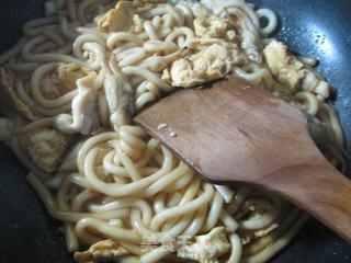 Fried Potato Vermicelli with Egg Clams recipe