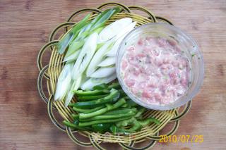 Stir-fried Beef Tenderloin with Scallions and Sauce recipe