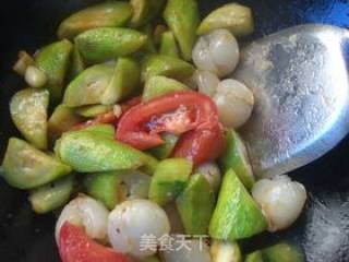 Stir-fried Lychee with Loofah recipe