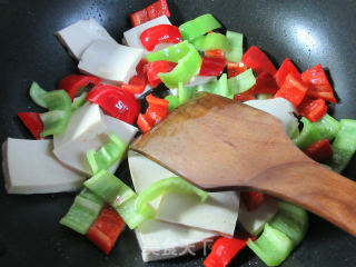 Stir-fried Thousand Page Tofu with Green Red Pepper recipe