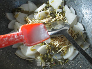 Boiled Radish with Pickled Vegetables recipe