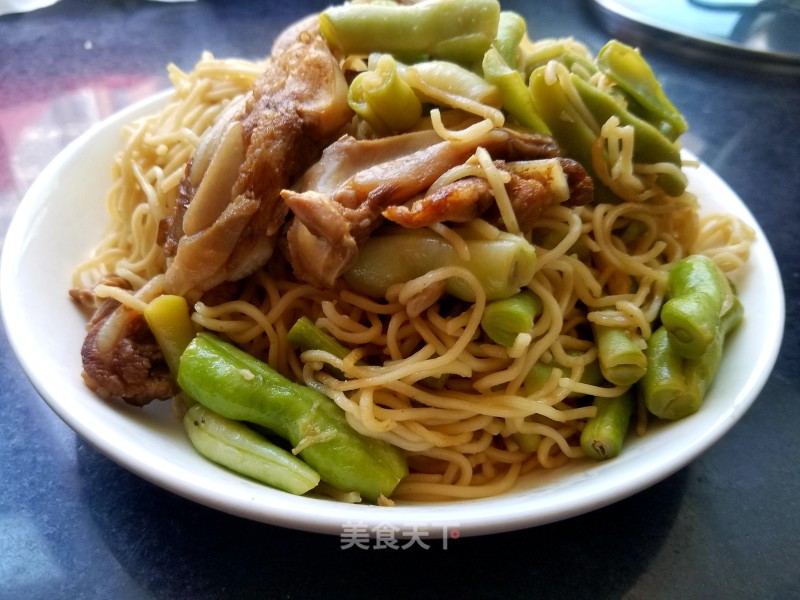 "noodles" Braised Noodles with Crispy Bone and String Beans recipe