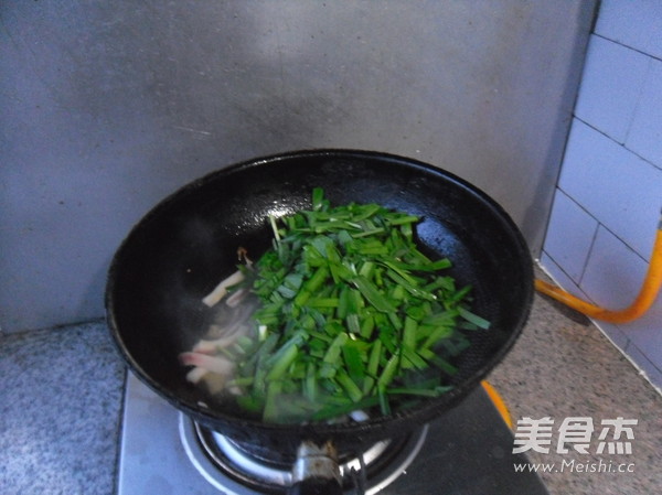 Squid Sticks Fried with Chives recipe