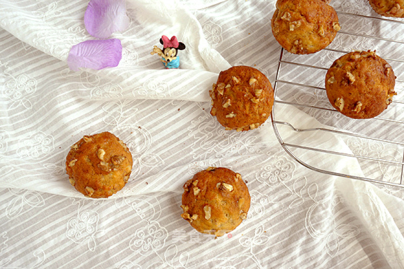 Walnut Banana Cakes recipe