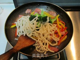 Bacon and Bell Pepper Udon Noodles recipe