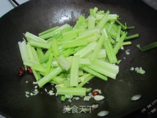 [fragrant Dried Green Celery]-16-week Recipe for Pregnant Moms recipe