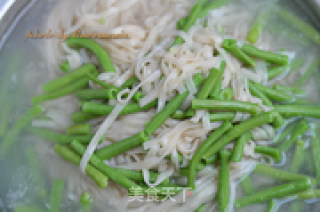 Lo Mein with Garlic Sauce recipe