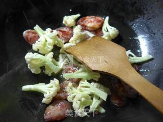 Stir-fried Lettuce with Cauliflower Spicy Sausage recipe