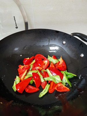 Scrambled Eggs with Green Red Pepper and Mushroom recipe