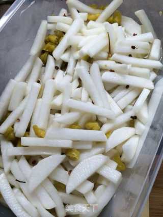 Hot and Sour Pickled Radish recipe
