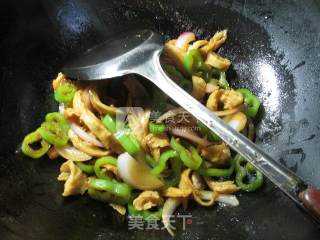 Fried Gluten with Pepper and Onion recipe