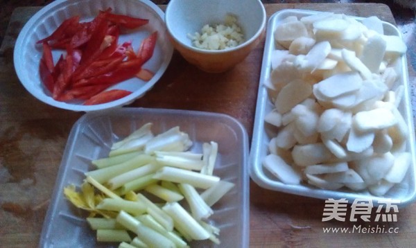 Stir-fried Pork with Water Chestnuts recipe