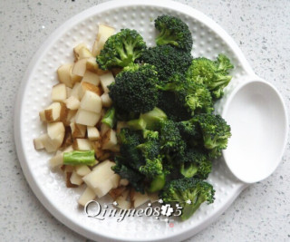 Broccoli Cheese Ejiao Soup recipe