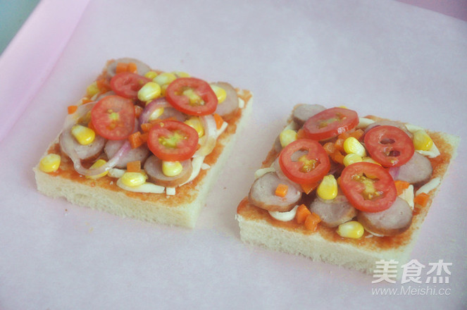 Sausage Toast Pizza recipe