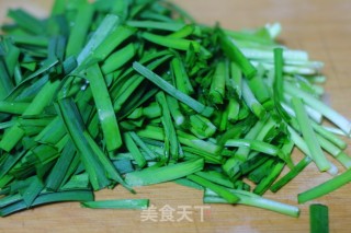 Stir-fried Mushroom and Egg with Crab Flavor with Leek recipe