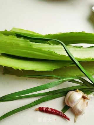 Vegetarian Stir-fried Mustard Stems recipe