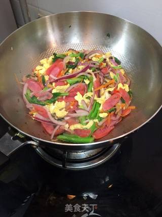 Stir-fried Noodles with Home-cooked Vegetables recipe