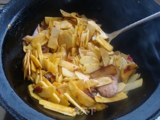 Stir-fried Pork with Homemade Potatoes recipe