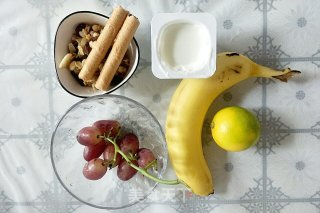 Nut Oats Banana Yogurt recipe