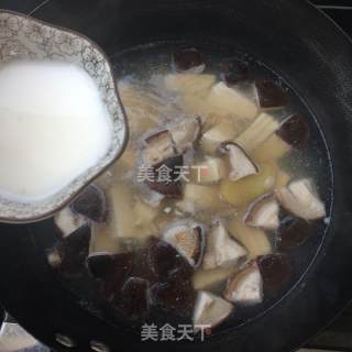 Fresh Mushroom Tofu Soup recipe