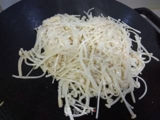 Enoki Mushroom with Garlic Spicy Sauce recipe