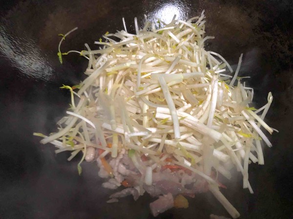 Stir-fried Shredded Pork with White Celery recipe