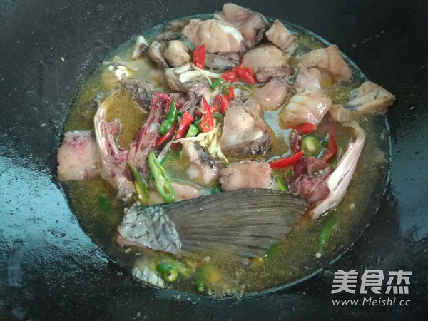 Boiled Fish with Basil recipe