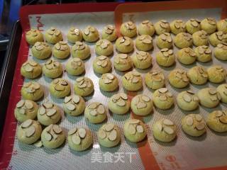 Salted Egg Yolk Almond Crisp recipe