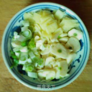 Stir-fried Pork Belly with Green Garlic and Organic Cauliflower recipe