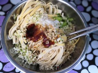 Home-cooked Cold Dish-mixed with Dried Tofu (thousand Pieces) Silk recipe