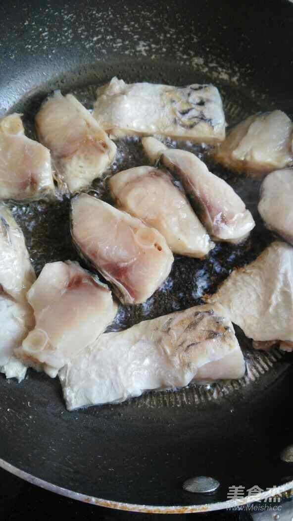 Grilled Fish Cubes with Green Pepper recipe