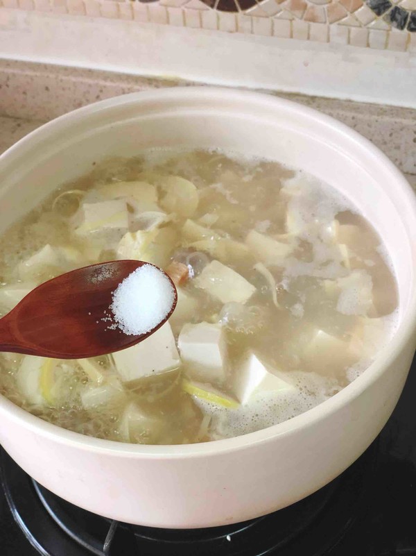 Mussel Spring Bamboo Tofu Soup recipe