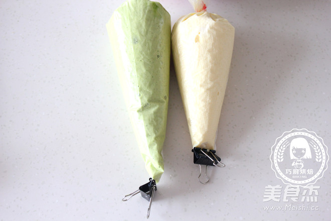 Two-color Cake Roll recipe