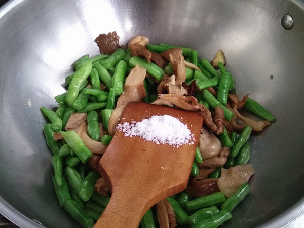 Roasted Beans with White Mushroom recipe
