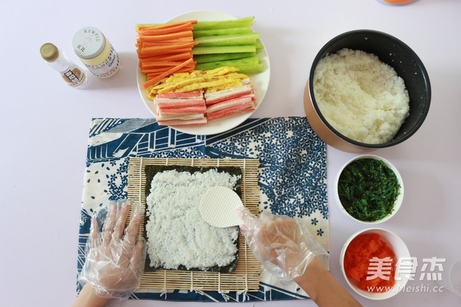 How to Make Japanese-style Hand-rolled Sushi recipe