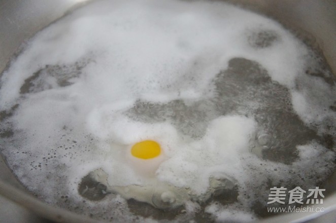 Quick Breakfast Hot Soup Noodles with Poached Egg recipe